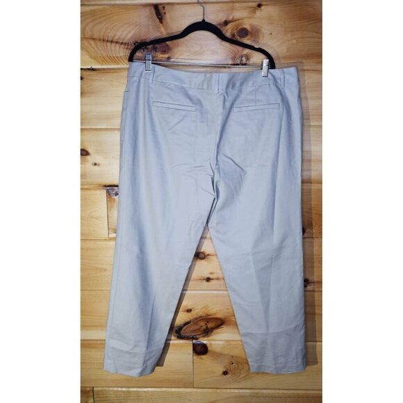 Liz Claiborne Emma Woman Plus Size 18 Khaki Ankle Pants Inseam 26 Inches - Picture 9 of 9